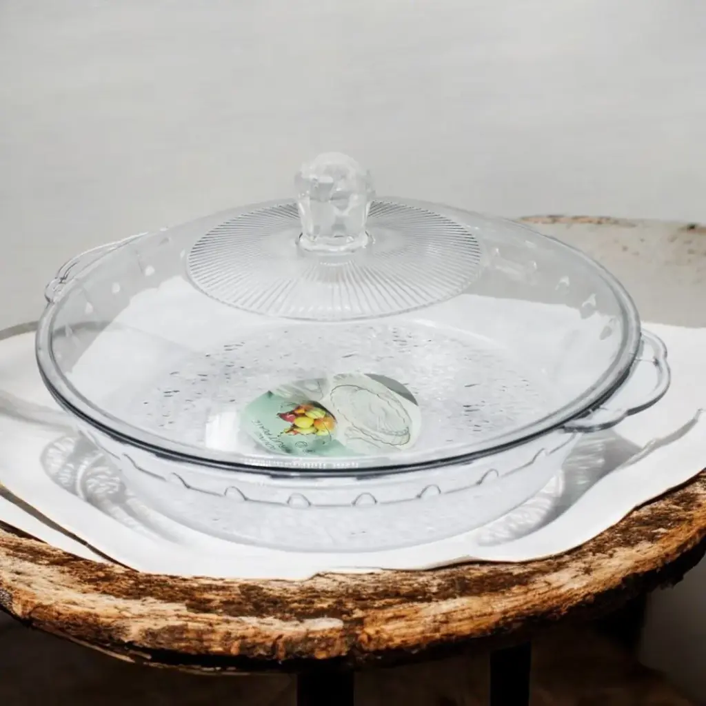 صحن فطاير مدوّر بغطاء